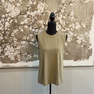 Lululemon muscle tank